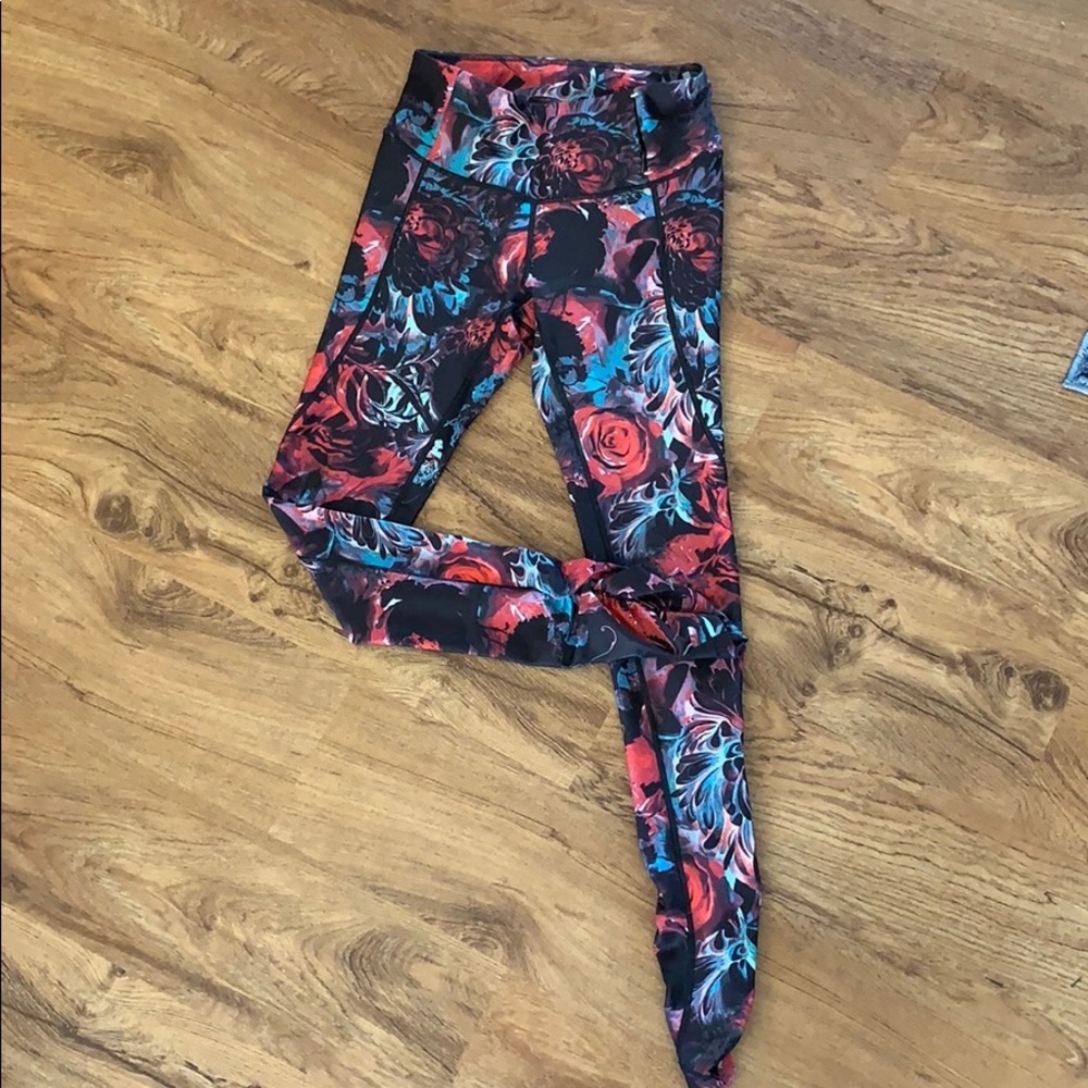 Calia by Carrie Underwood leggings